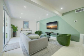 CASA LE LABO Hot Tub & Game Room